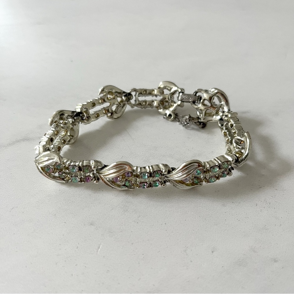Elegant Silver Bracelet with Crystal Accents - Picture 2 of 5